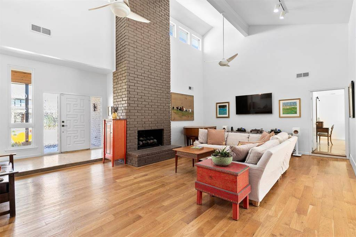Featured Listing Image 4