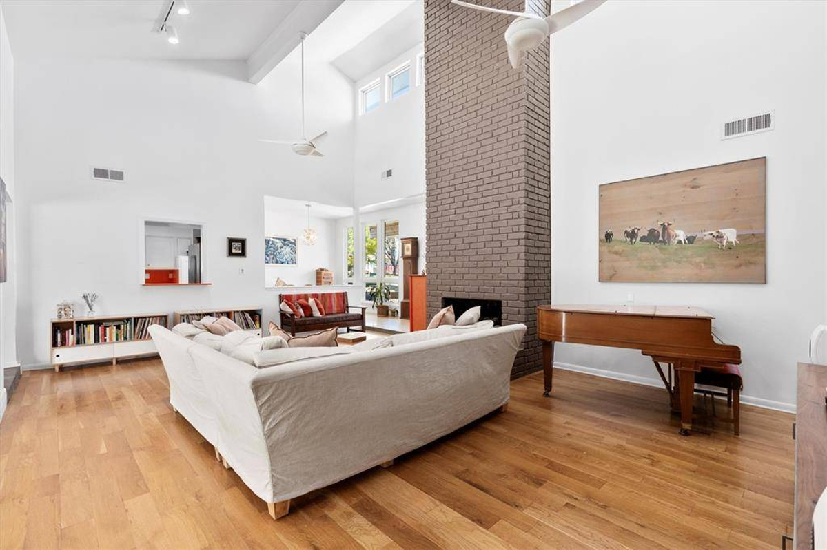 Featured Listing Image 5