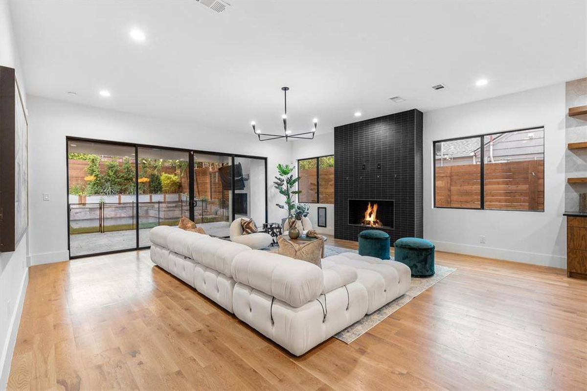Featured Listing Image 16