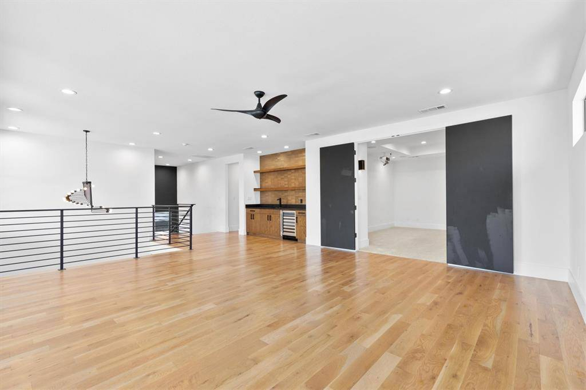 Featured Listing Image 26