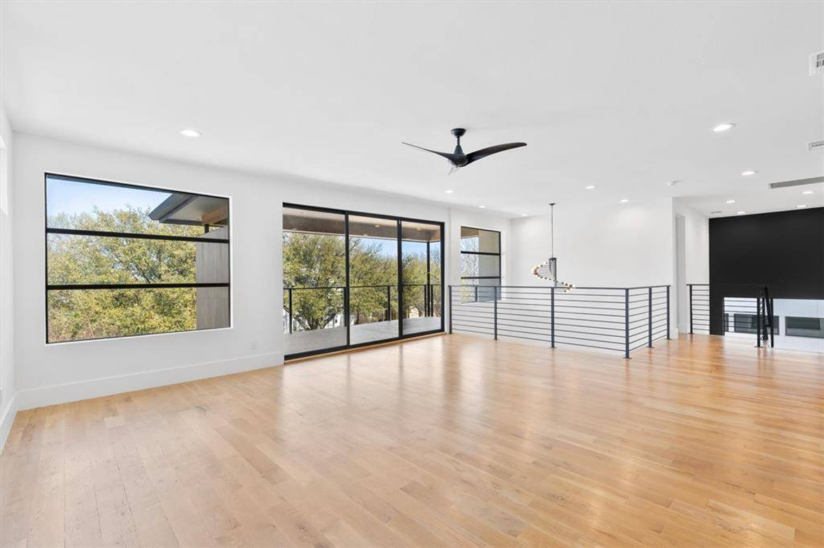 Featured Listing Image 27