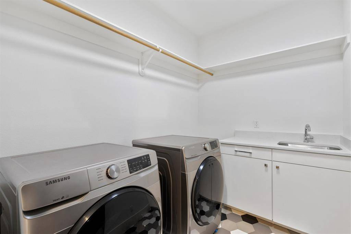 Featured Listing Image 30