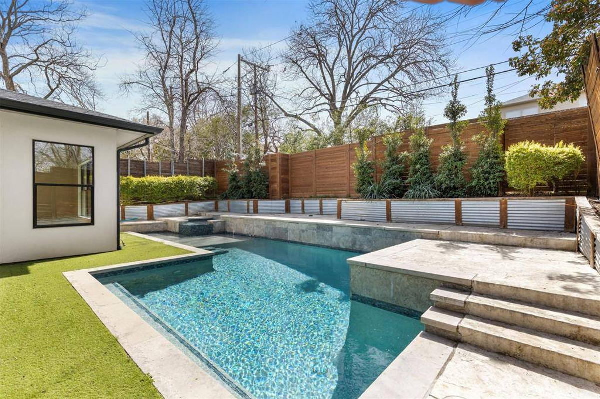 Featured Listing Image 33