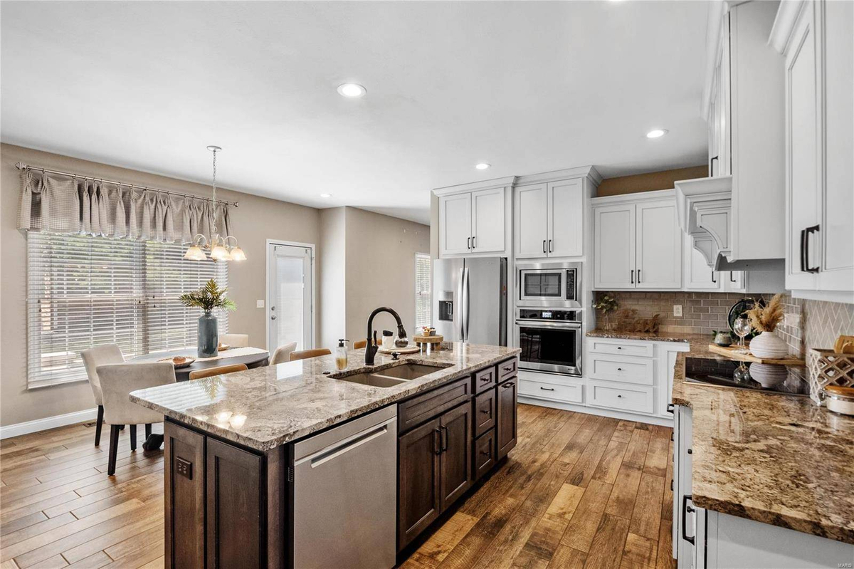 Featured Listing Image 12