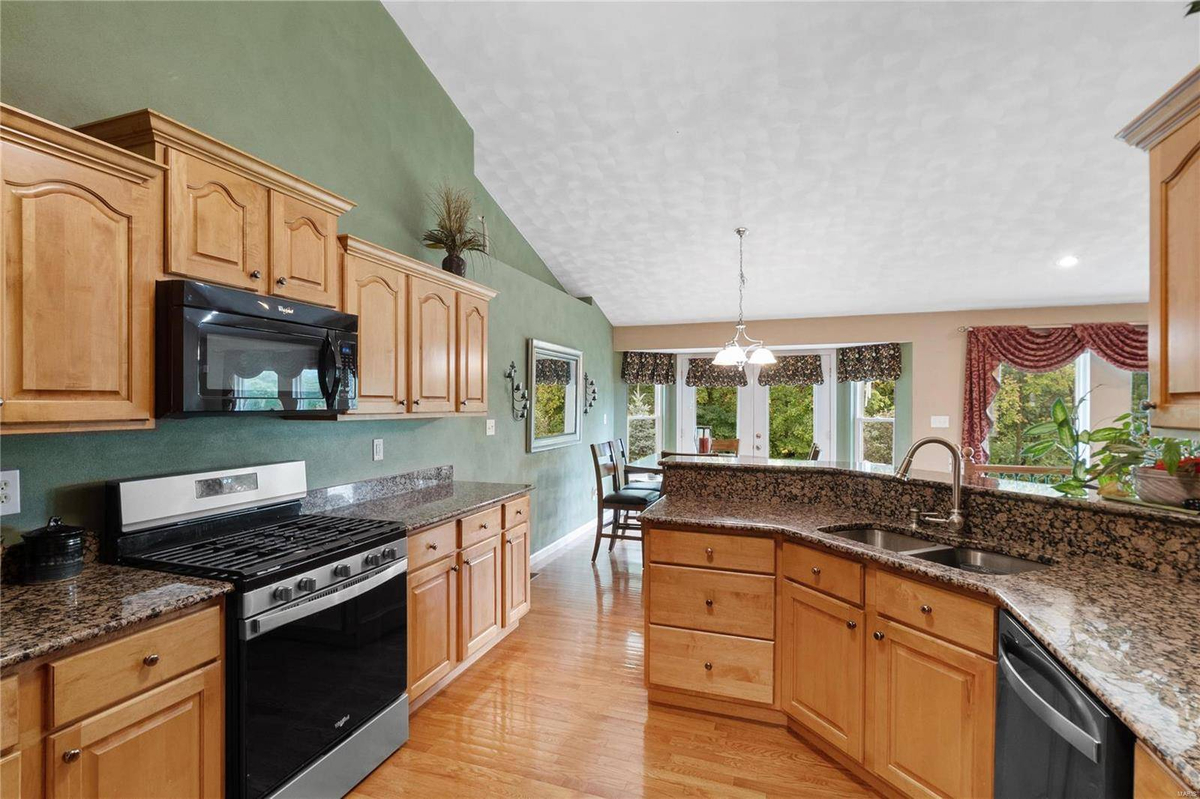 Featured Listing Image 14