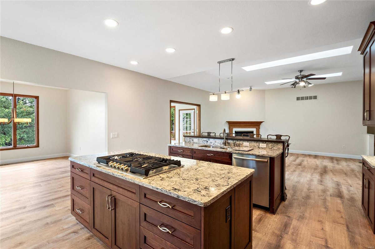 Featured Listing Image 13