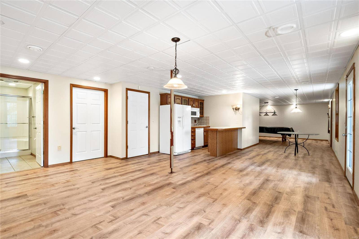 Featured Listing Image 30