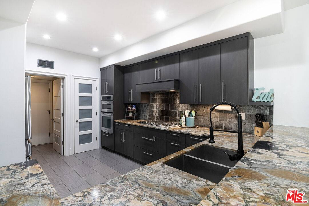 Featured Listing Image 12