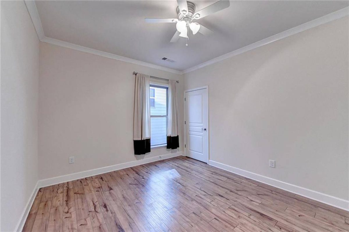 Featured Listing Image 44