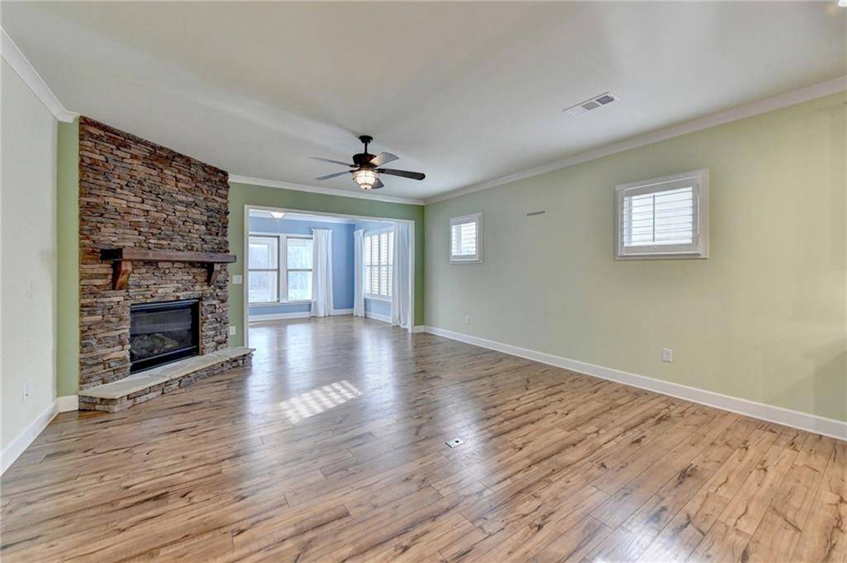 Featured Listing Image 6