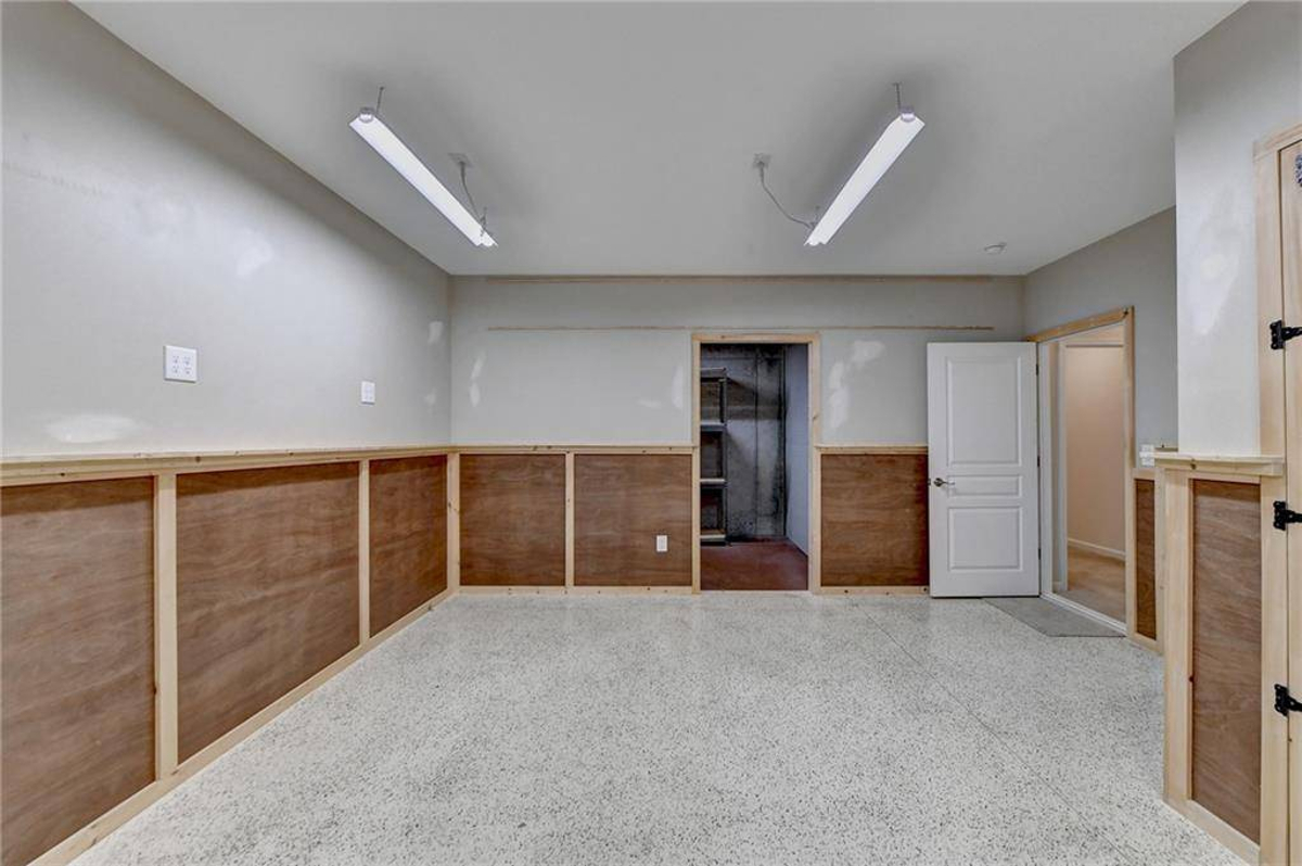 Featured Listing Image 64