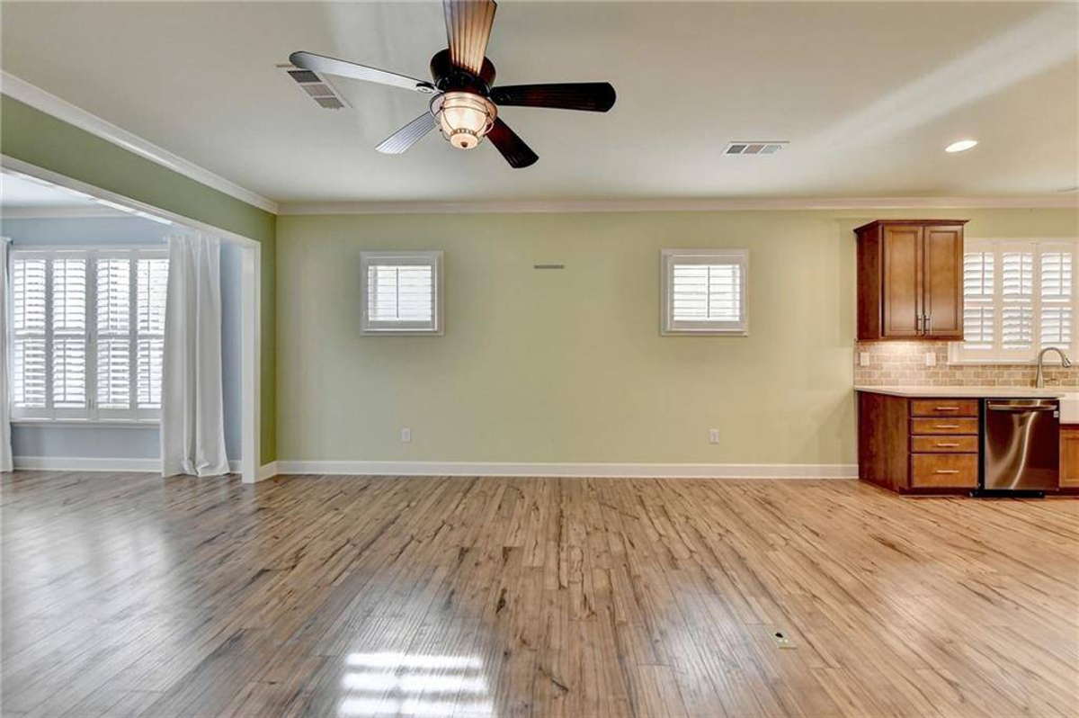 Featured Listing Image 30