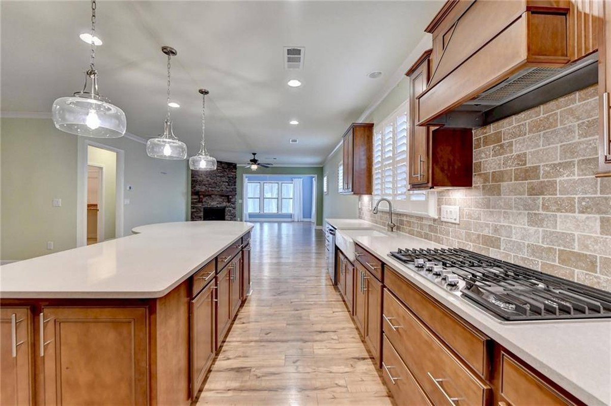 Featured Listing Image 16