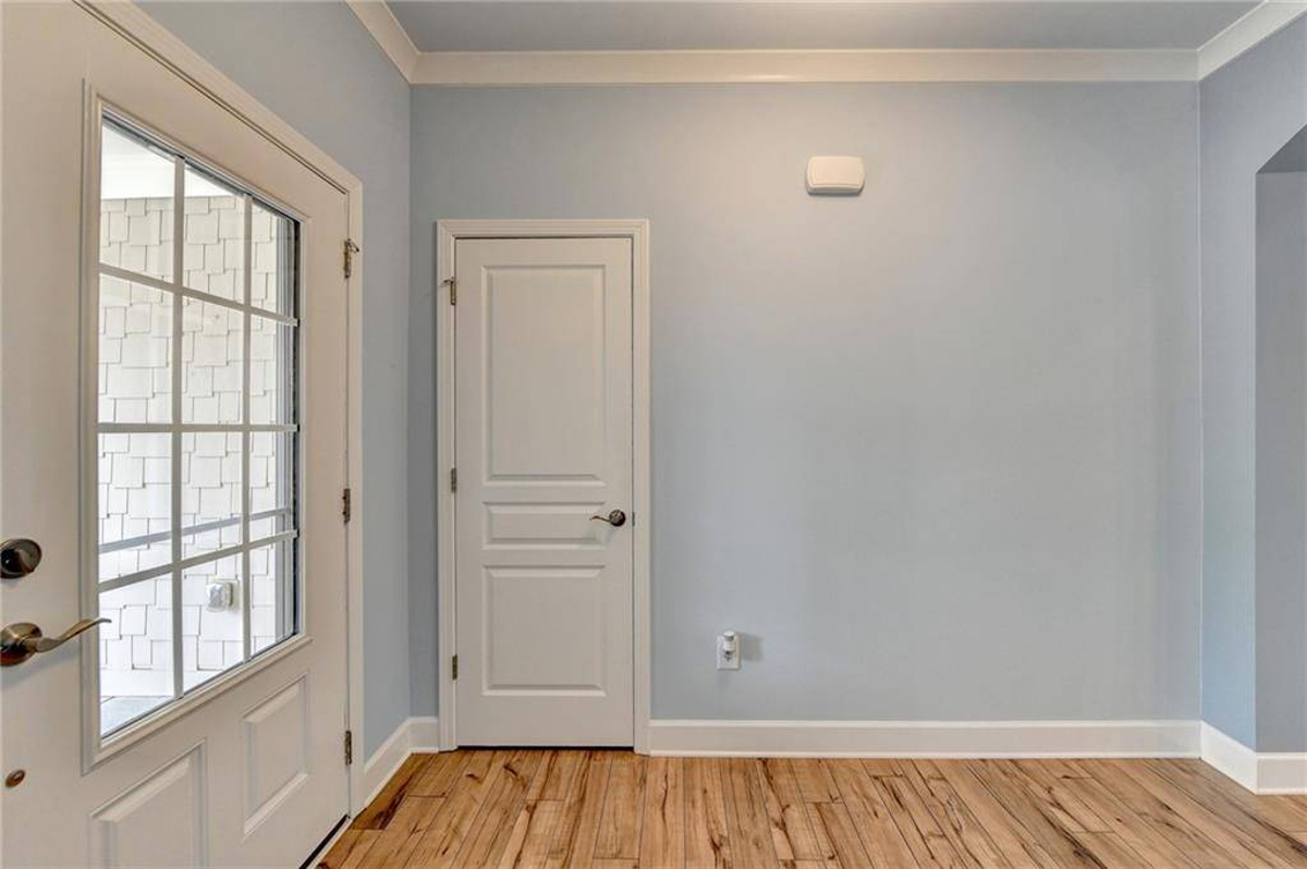 Featured Listing Image 8