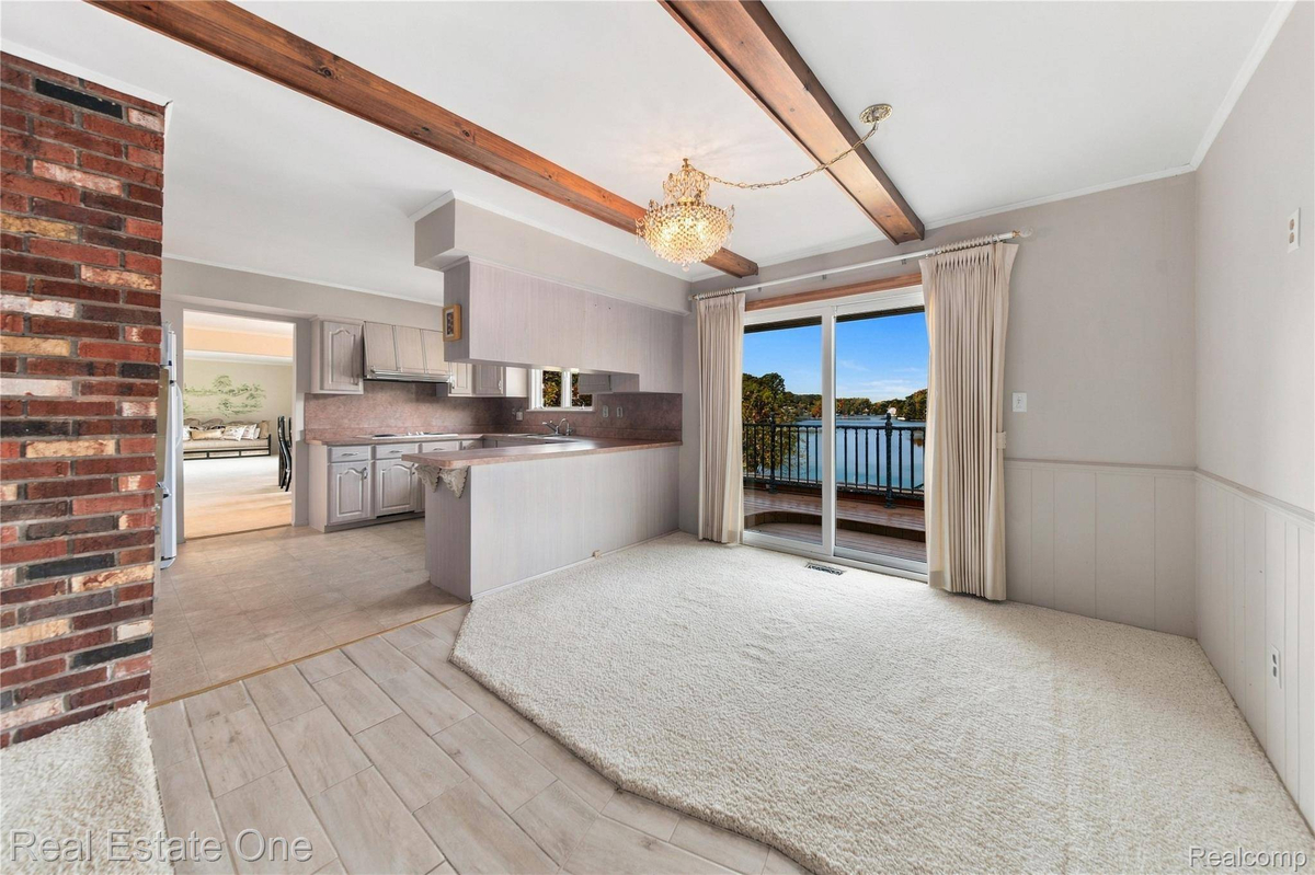 Featured Listing Image 8