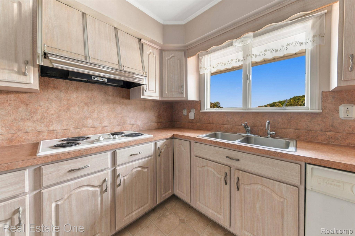 Featured Listing Image 11