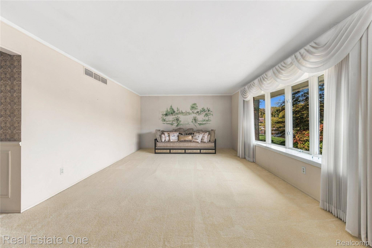 Featured Listing Image 17