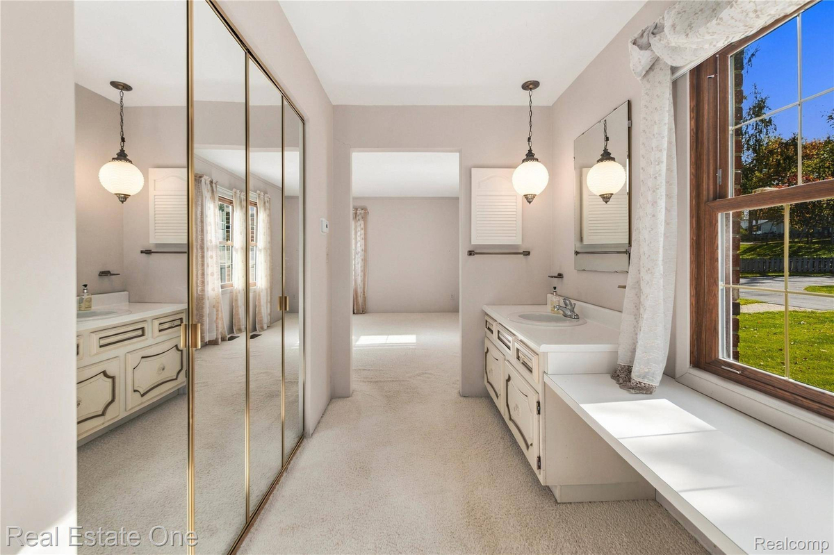 Featured Listing Image 28
