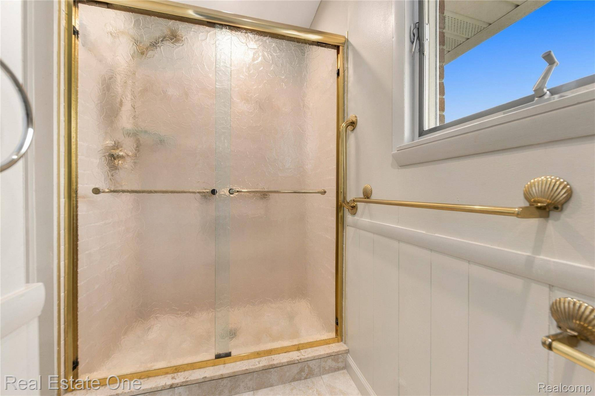Featured Listing Image 32