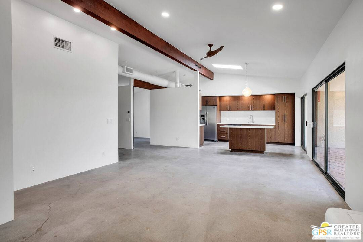 Featured Listing Image 11