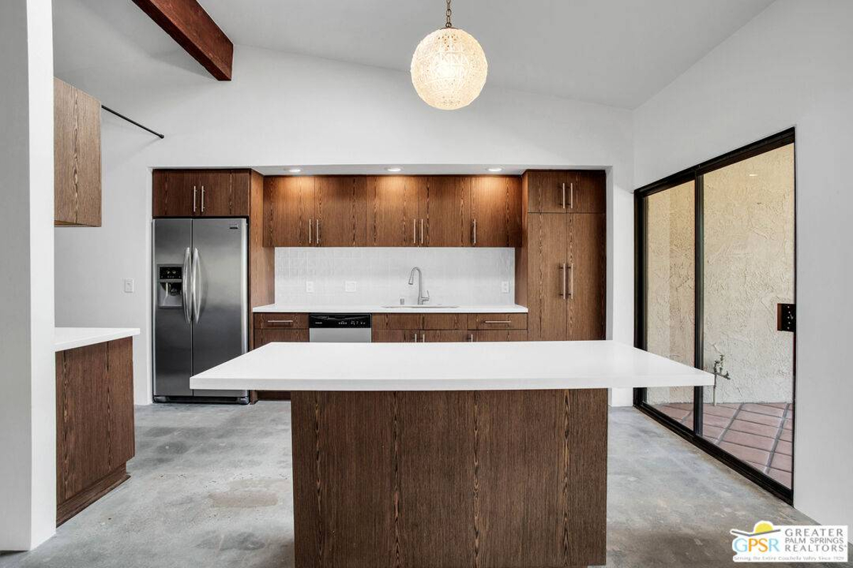 Featured Listing Image 12