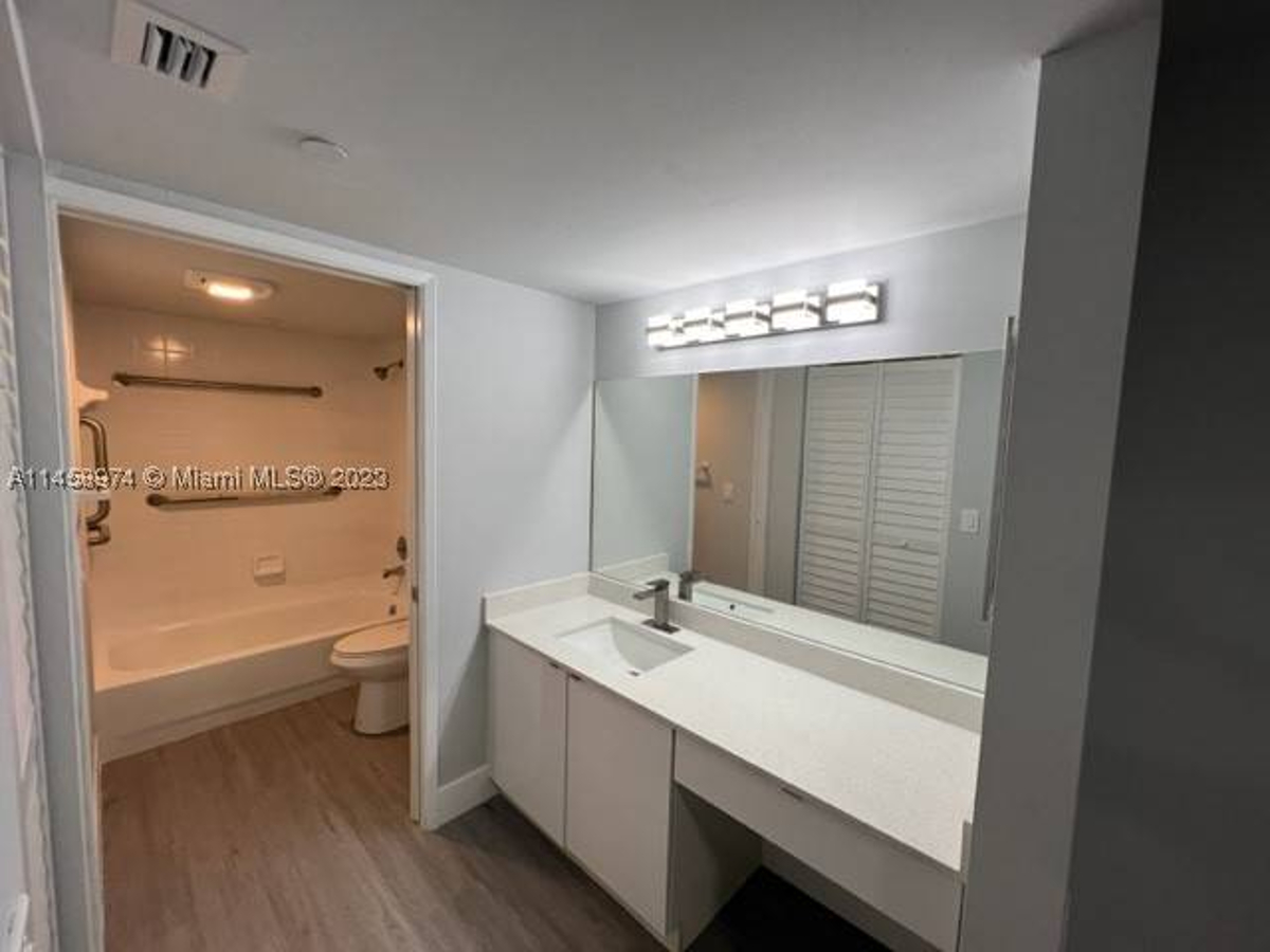 Featured Listing Image 11