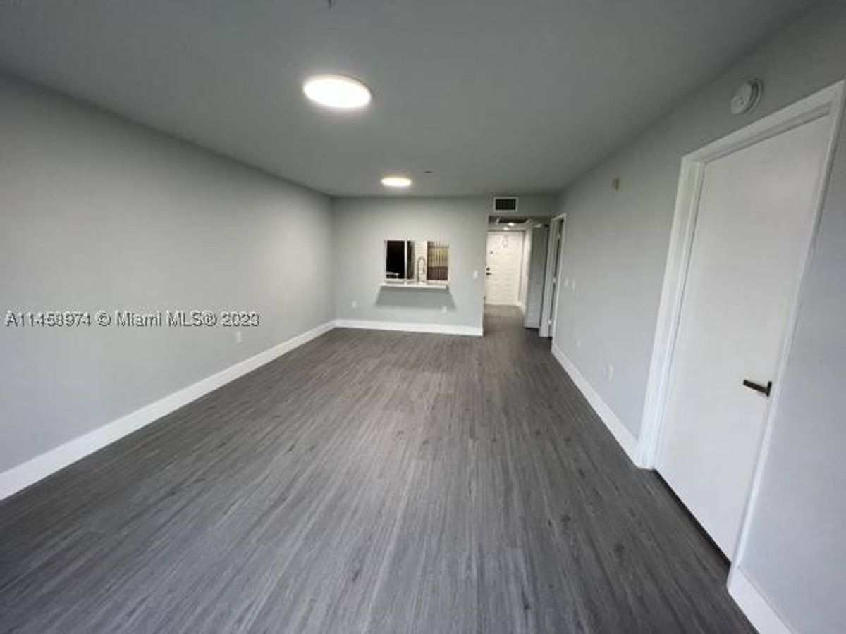 Featured Listing Image 14