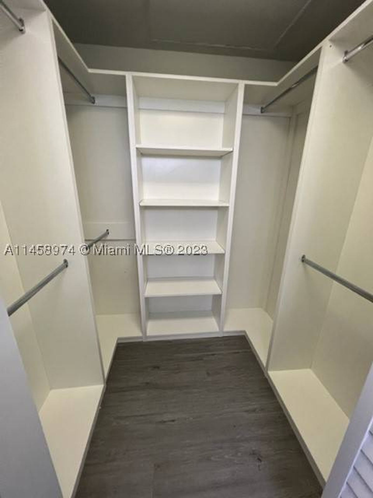 Featured Listing Image 10