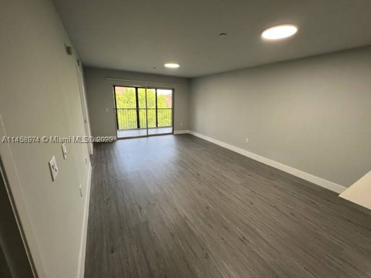 Featured Listing Image 7