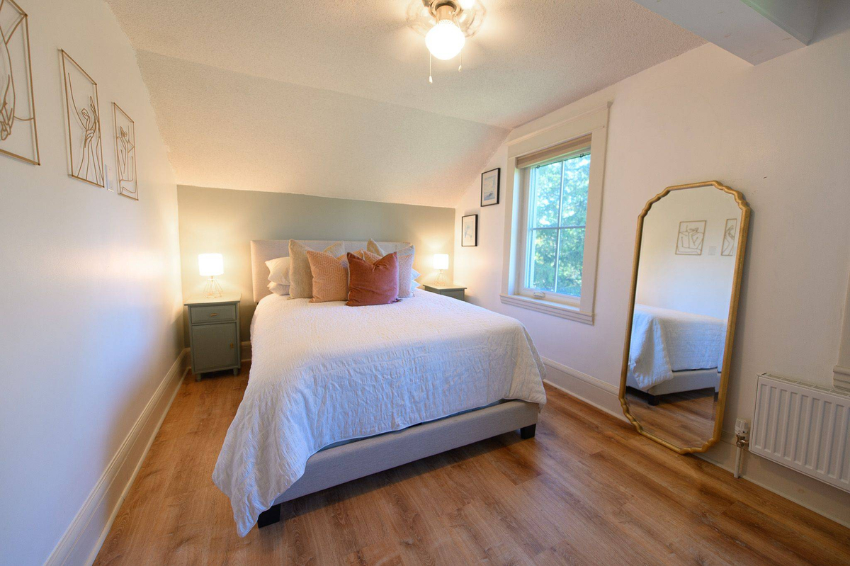 Featured Listing Image 12