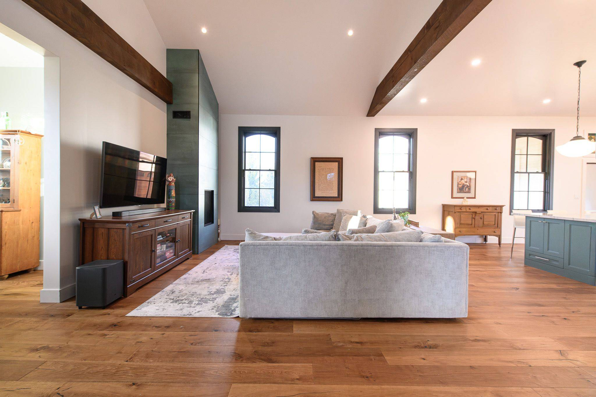 Featured Listing Image 10