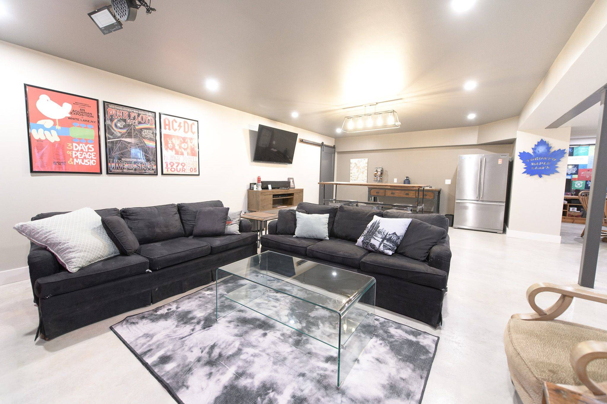 Featured Listing Image 27