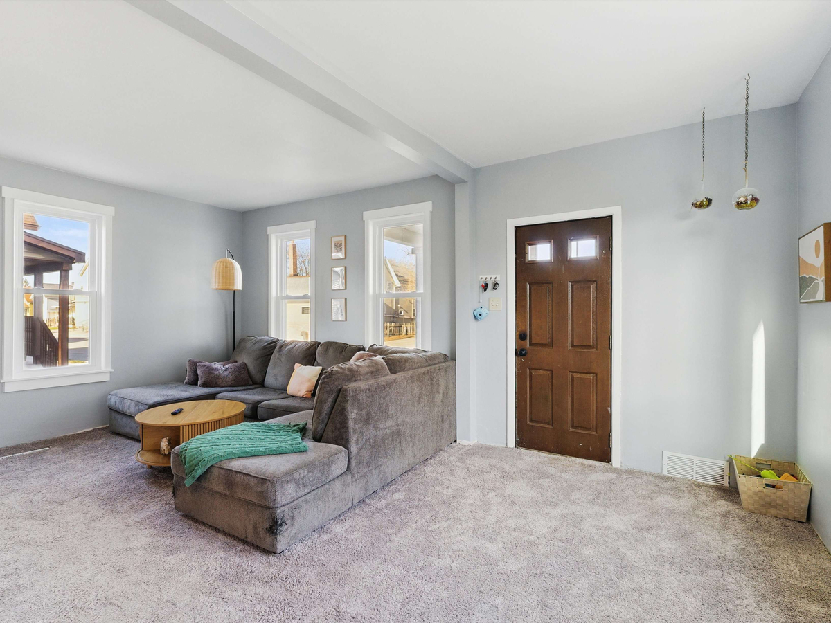 Featured Listing Image 6