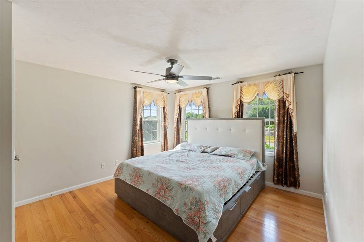 Featured Listing Image 11