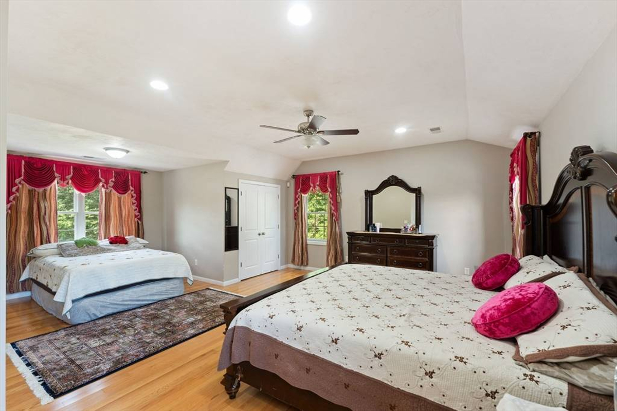 Featured Listing Image 8
