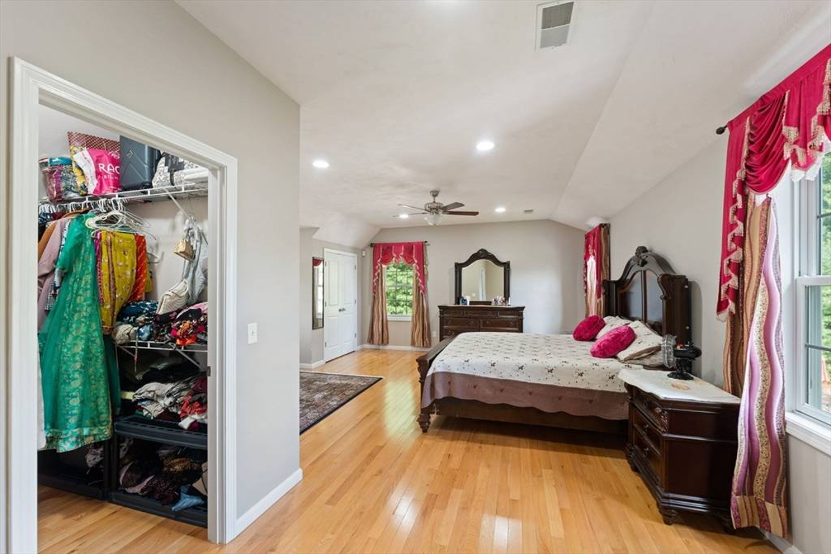 Featured Listing Image 9