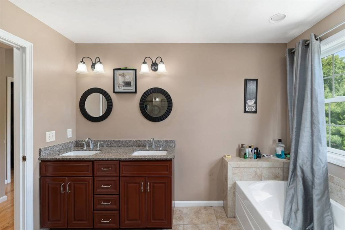 Featured Listing Image 17