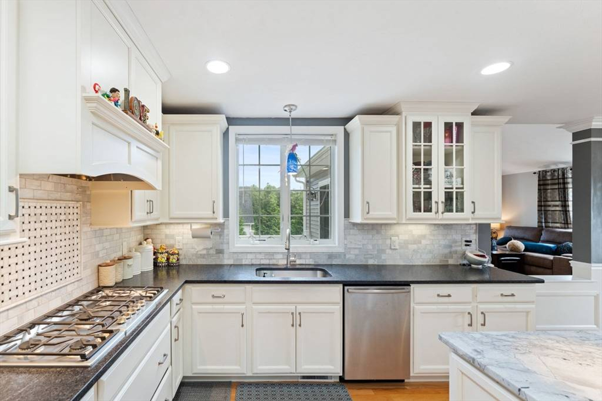 Featured Listing Image 3