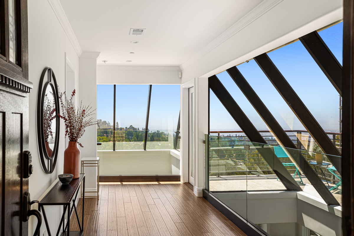 Featured Listing Image 14