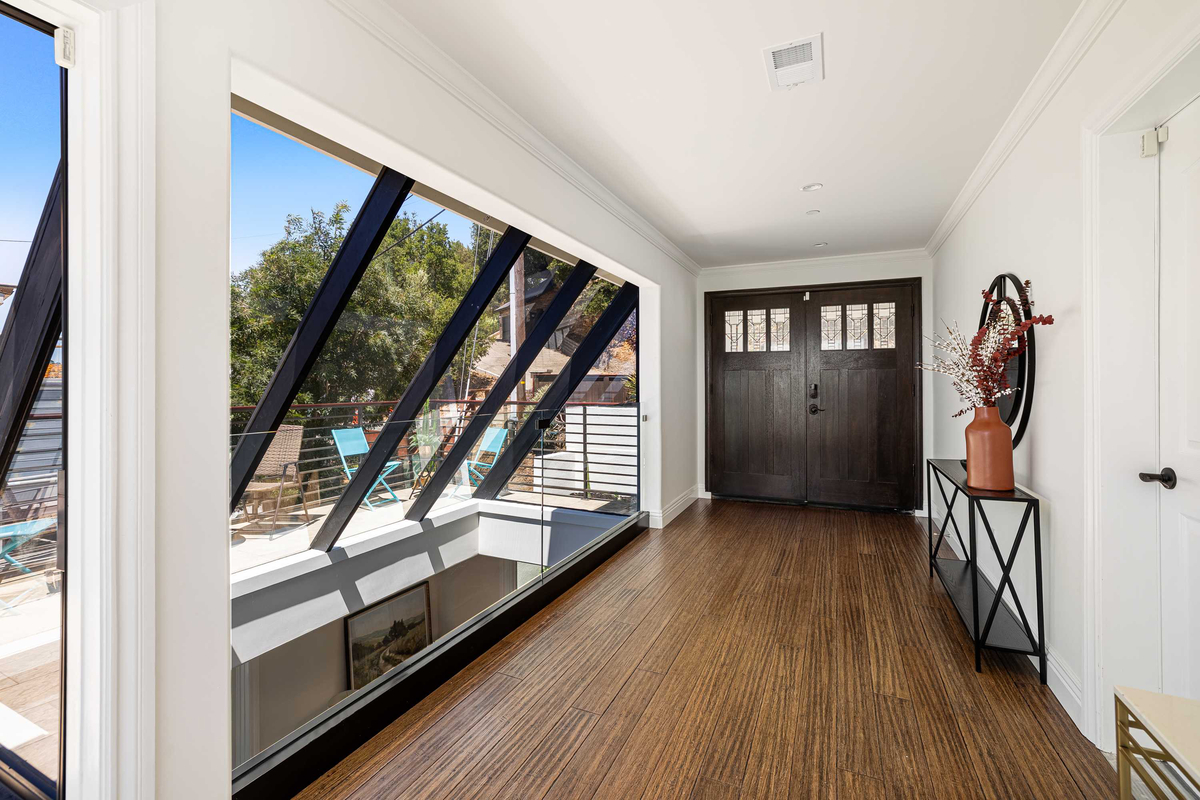 Featured Listing Image 13