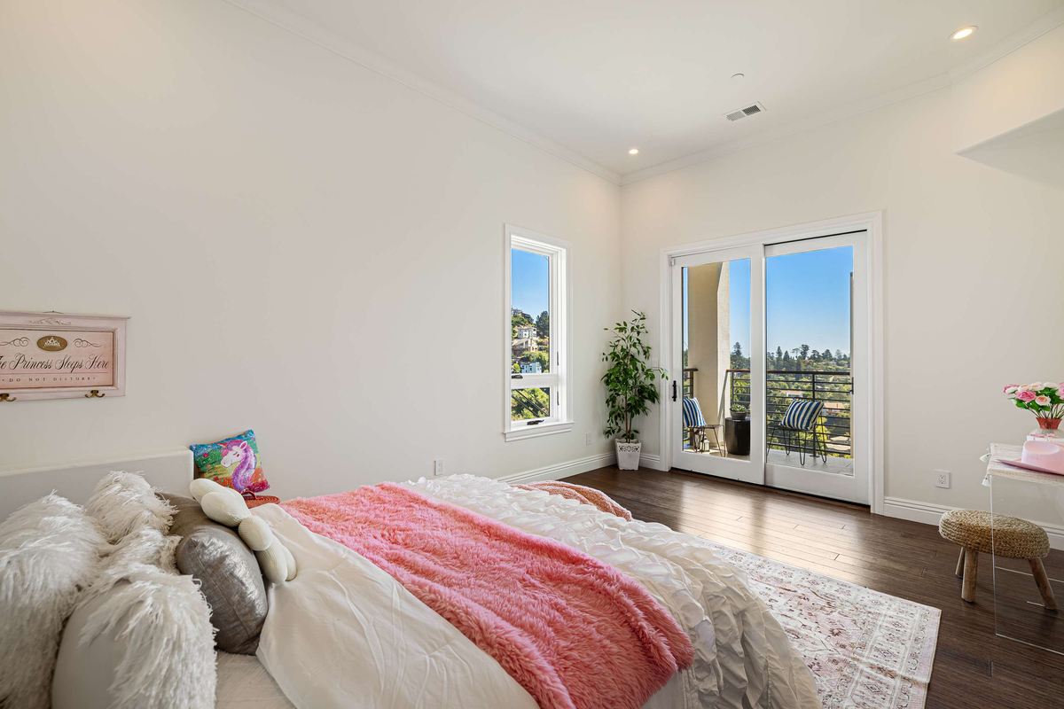 Featured Listing Image 64