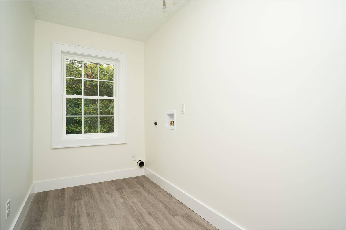 Featured Listing Image 11