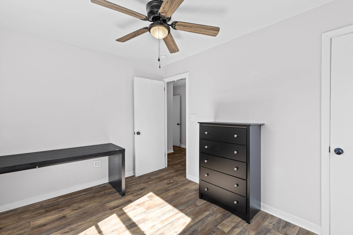 Featured Listing Image 11
