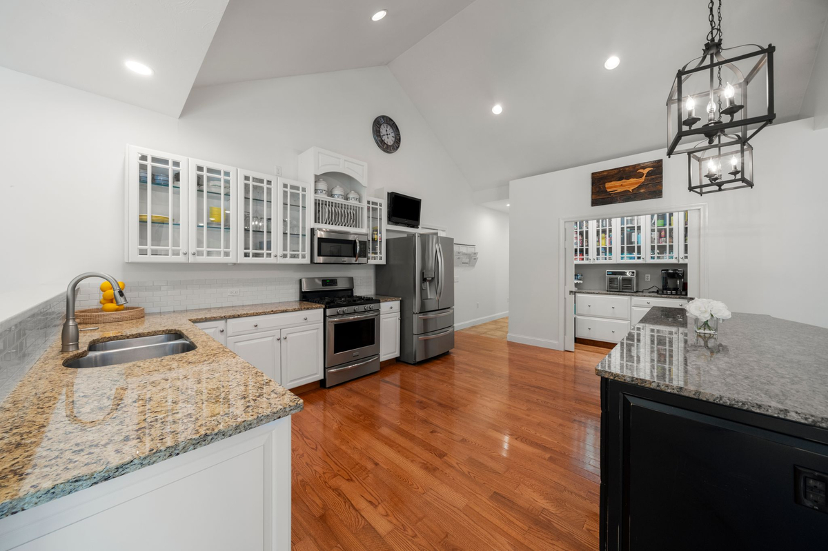 Featured Listing Image 4