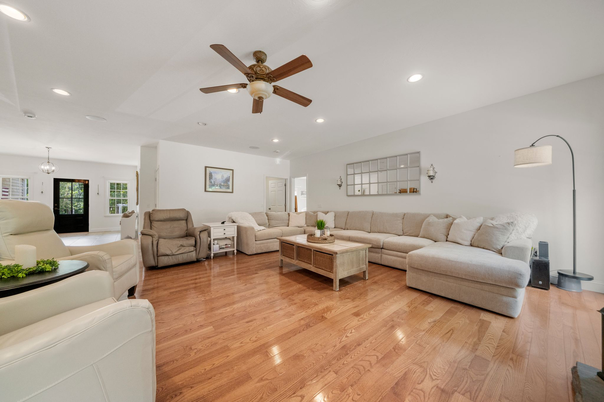 Featured Listing Image 4