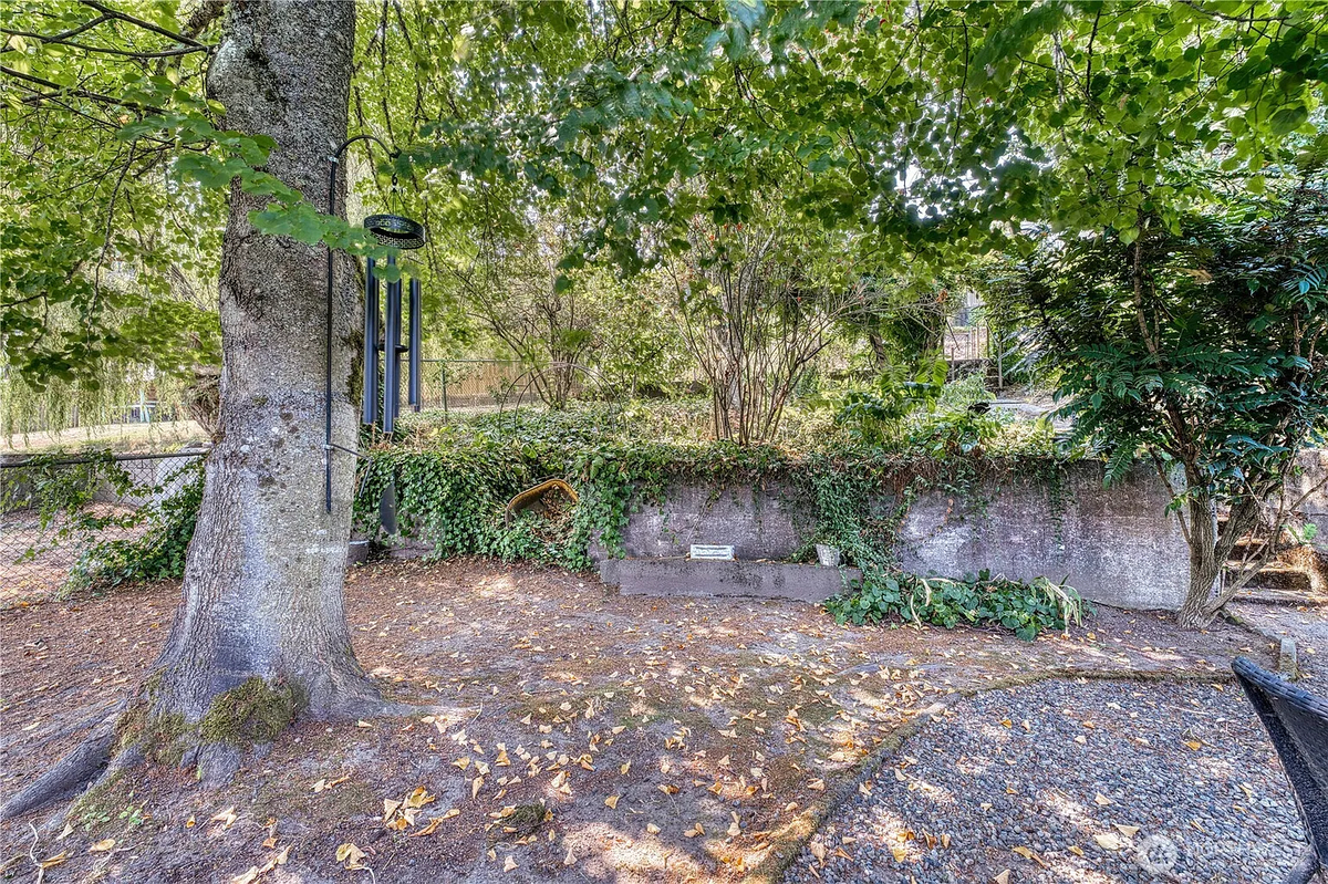 Featured Listing Image 11