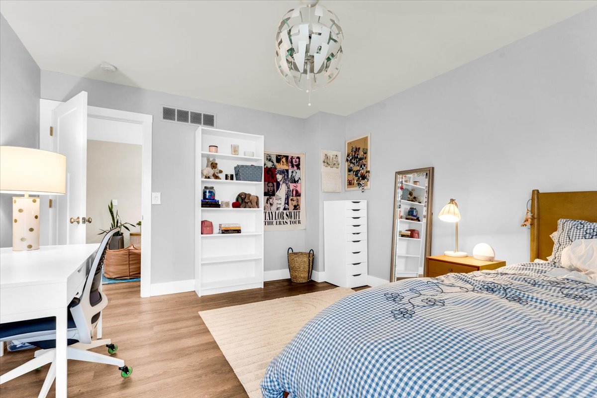 Featured Listing Image 12