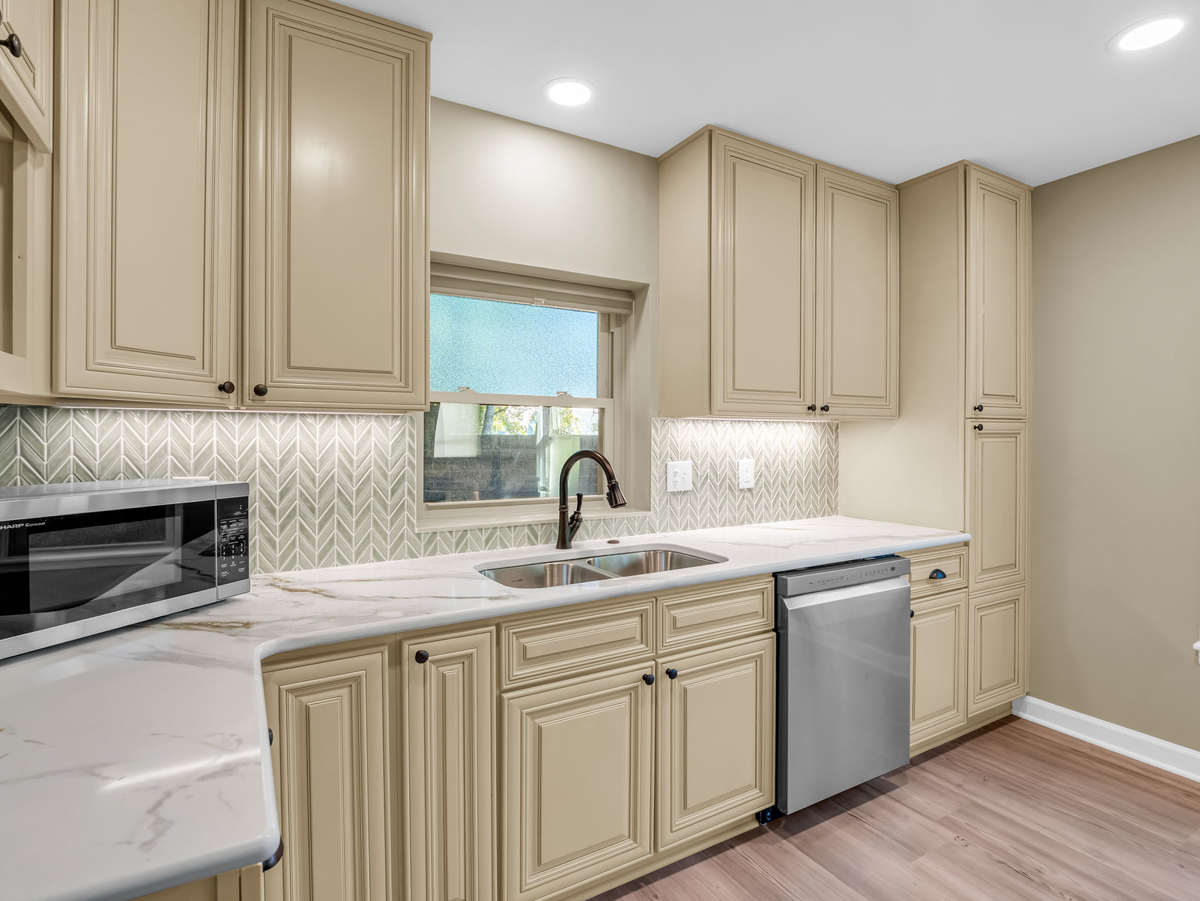 Featured Listing Image 11